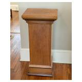 vintage wooden pedestal stand (Open back)