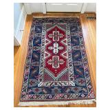 85x48ï¿½ entry rug (will need cleaning)
