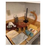 Assorted kitchen wares