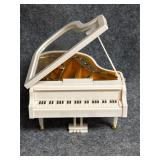 Vintage grand piano music box