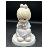 Vtg Precious Moments figurine  'A Universal Love'