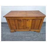Storage trunk blanket chest
