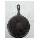 Lodge cast iron skillet