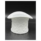 Fenton? vintage milk glass top hat Daisy & Button