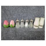 Salt and pepper shakers Franciscan ivory holly