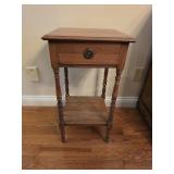 Vintage Colonial/Federal Style 2 Tier Side Table