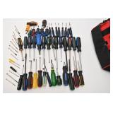 Sac à outils avec gros lot de tournevis