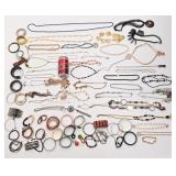 Lot de bijoux de fantaisie