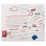 Lot de bijoux de fantaisie, dont Bizou