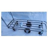 *Chariot robuste, chromé, à 6 roues