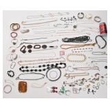 Lot de bijoux de fantaisie