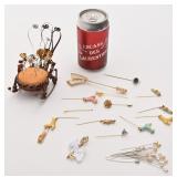 Lot d'épingles à chapeau, avec support fait avec