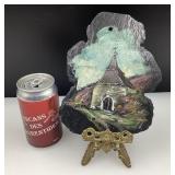 Ardoise peinte, signée, avec support en laiton