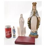 Lot religieux, dont sculptures et jardinière