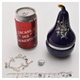 Coffret en porcelaine avec 2 chaînes marquées