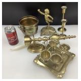 Lot de pièces en métal, dont laiton