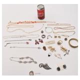 Lot de bijoux vintage, dont Vendôme, Butler,