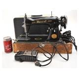 Antique machine à coudre Marvel, avec
