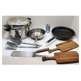 Chaudron, poêles et planches de présentation