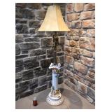 *Lampe de plancher, avec chérubin en métal et