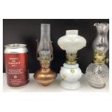 3 petites lampes à l'huile, milk glass, métal