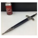 Dague style médievale, avec fourreau