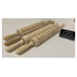 4 rouleaux à pte, en bois, embossés