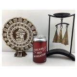 Calendrier maya décoratif et carillon métallique