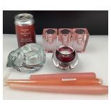 Lot de bougeoirs / chandeliers, en verre