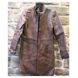 Manteau long en cuir brodé, 2 poches, grandeur 32