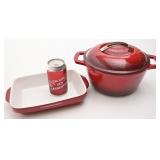 Cocotte en fonte émaillée Kitchenaid et plat