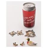 2 ensembles de bijoux, dont en bois sculpté