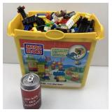 Lot de blocs Lego, avec 10 figurines, dont