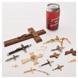 Lot de crucifix et de croix