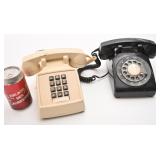 2 téléphones vintage