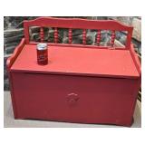 *Coffre à jouets, en bois