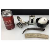 Scarabée dans bloc de résine, corne,