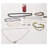 Lot de bijoux, dont Sherman et en cristal