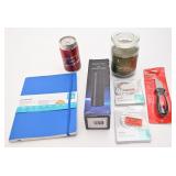 Lot varié, dont chandelle et cahier