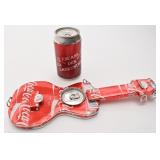 Guitare faite avec cannettes de Coca-Cola,
