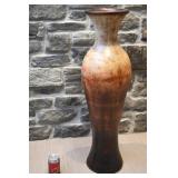 *Vase, hauteur : 34.5''