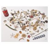 Lot de bijoux brisés / pour réparation, dont