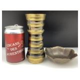 Vase en laiton, avec sections foncées, et