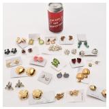 Lot de boucles d'oreilles, dont Alfred Sung,