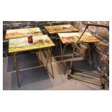 *Ensemble de tables pliantes, avec impressions