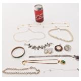 Lot de bijoux, dont Agatha, d'Orlan, malachite