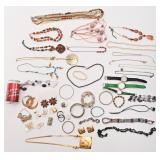 Lot de bijoux de fantaisie