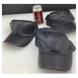 3 casquettes en cuir