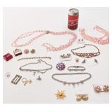 Lot de bijoux, dont Boucher, Richelieu et