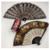 2 éventails décoratifs, dont 1 d'Espagne